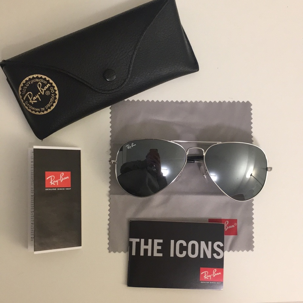 Ray-Ban Classic Aviators with silver mirror lenses